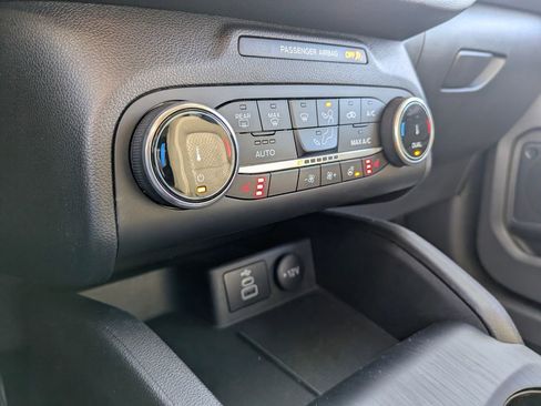 Used 2024 Ford Escape Active image 10