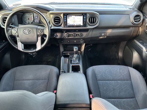 Used 2016 Toyota Tacoma TRD Sport image 23