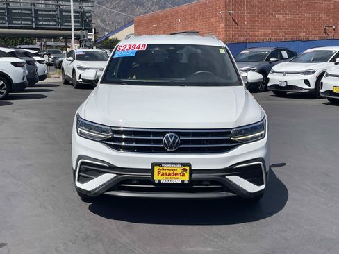 Certified 2022 Volkswagen Tiguan SE AWD/4WD image 2