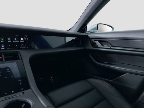 Used 2021 Porsche Taycan 4S image 26