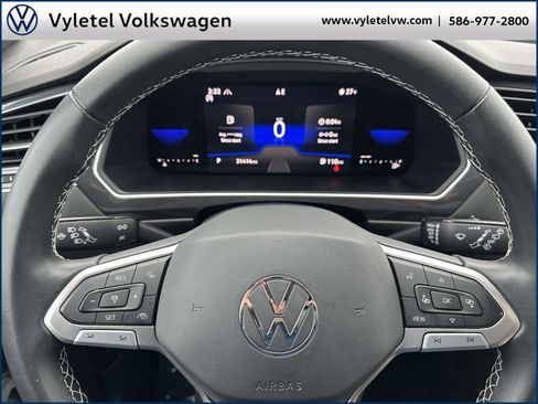 Certified 2022 Volkswagen Tiguan SE image 22