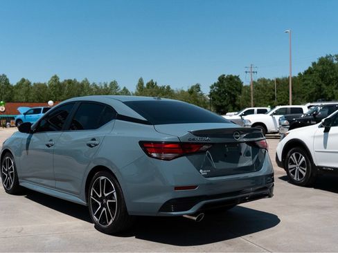 Used 2024 Nissan Sentra SR FWD image 3