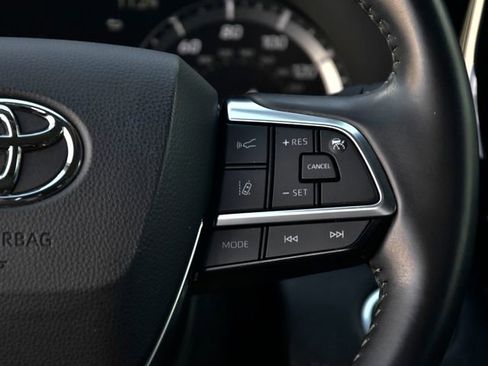 Certified 2021 Toyota Highlander XLE image 20