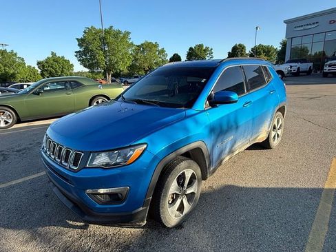 Used 2018 Jeep Compass Latitude w/ Popular Equipment Group AWD/4WD image 5