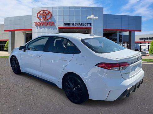 Used 2024 Toyota Corolla SE w/ SE Premium Package FWD image 6