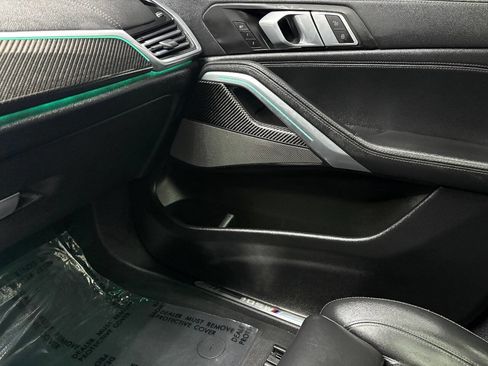 Used 2020 BMW X6 M50i image 22