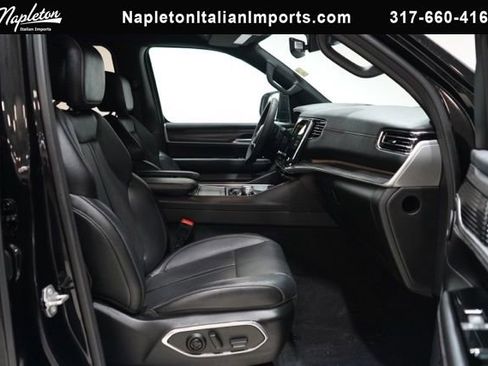 Used 2023 Jeep Wagoneer Series III w/ Preferred Equipment Group image 36