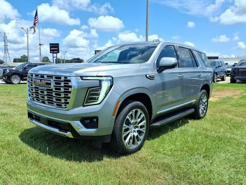 New 2026 GMC Yukon Denali w/ LPO, Floor Liner Package AWD/4WD image 3