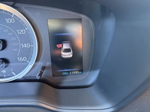 Used 2022 Toyota Corolla LE image 12