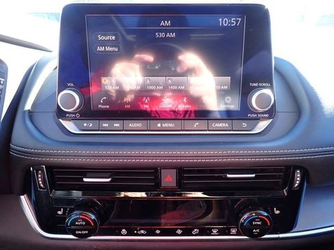 Used 2022 Nissan Rogue SV w/ SV Premium Package image 26