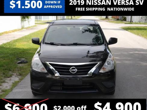 Used 2019 Nissan Versa SV FWD image 2