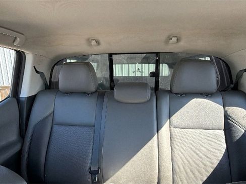 Used 2017 Toyota Tacoma SR5 image 13