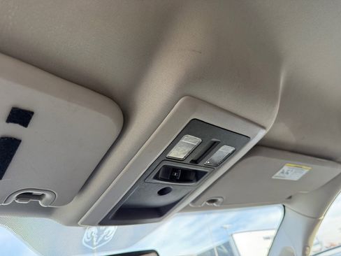 Used 2011 RAM 1500 Classic SLT image 31