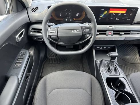 New 2026 Kia K4 FWD image 18