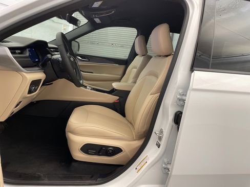 New 2025 Jeep Grand Cherokee L Limited image 15