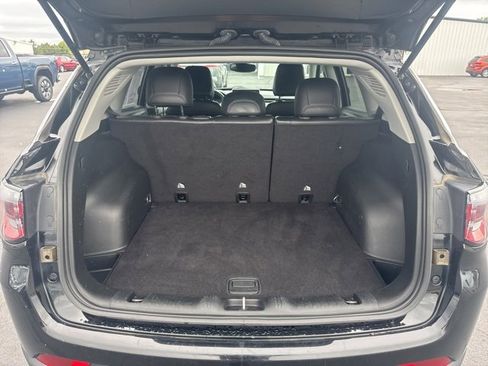 Used 2022 Jeep Compass Limited image 5