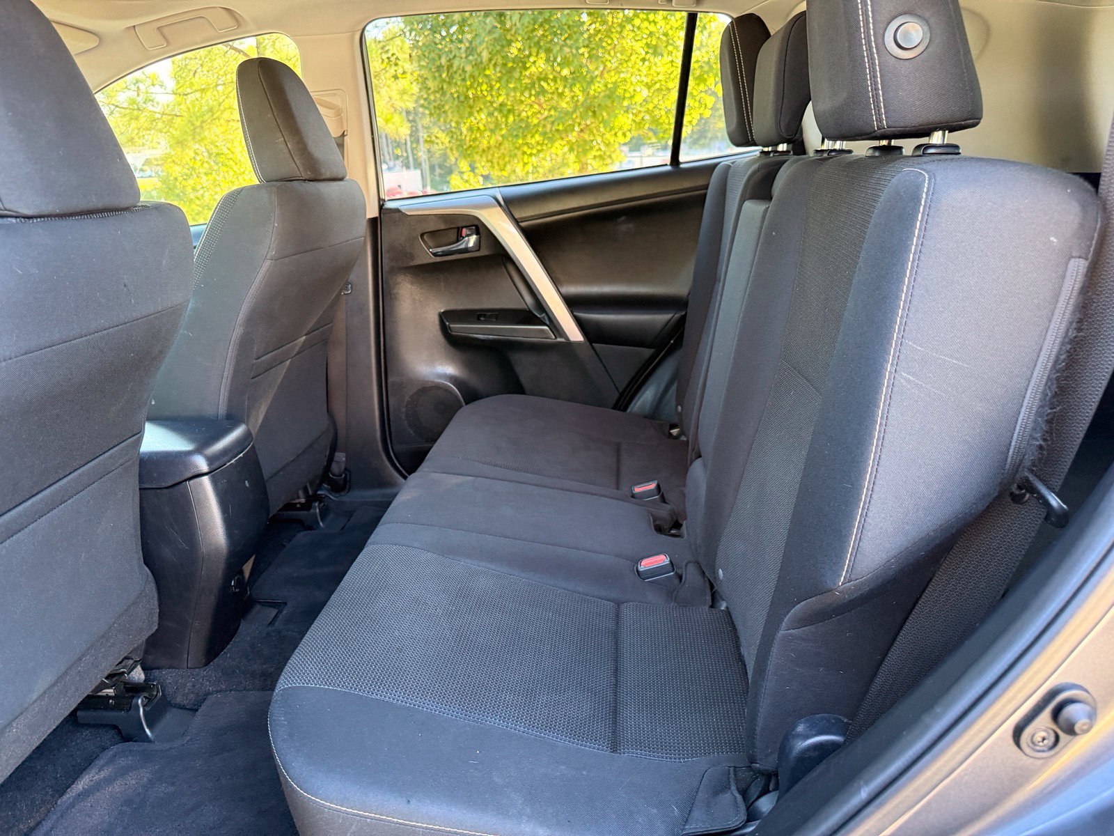 Used 2017 Toyota RAV4 XLE FWD image 38