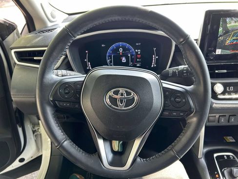 Used 2023 Toyota Corolla Cross XLE w/ Convenience Package FWD image 20