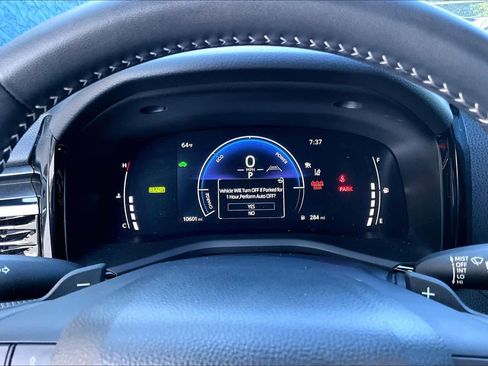 Used 2025 Toyota Camry SE w/ Convenience Package FWD image 25