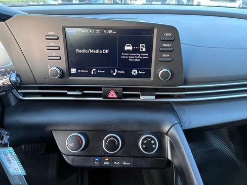 Used 2024 Hyundai Elantra SE image 28