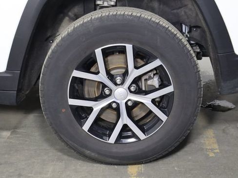 Used 2023 Jeep Grand Cherokee L Limited AWD/4WD image 43