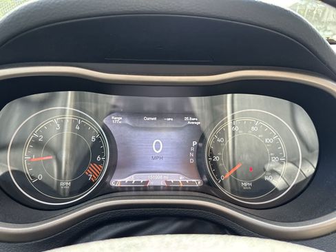 Used 2015 Jeep Cherokee Limited AWD/4WD image 9