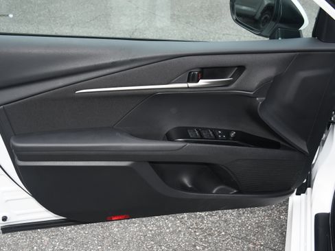 Used 2025 Toyota Camry LE FWD image 9