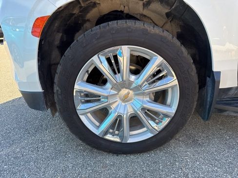 Used 2024 Chevrolet Suburban High Country w/ Max Trailering Package AWD/4WD image 17