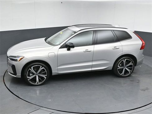 Used 2022 Volvo XC60 T8 R-Design w/ Advanced Package image 49