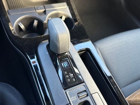 Used 2024 Toyota Prius LE image 23