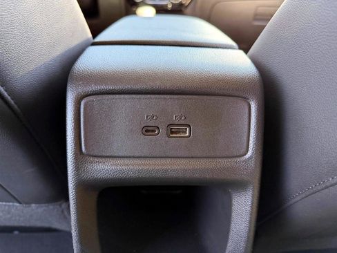 Used 2025 Chevrolet Trax LT w/ LT Convenience Package FWD image 12