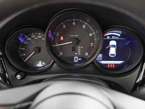 New 2026 Porsche Macan image 18