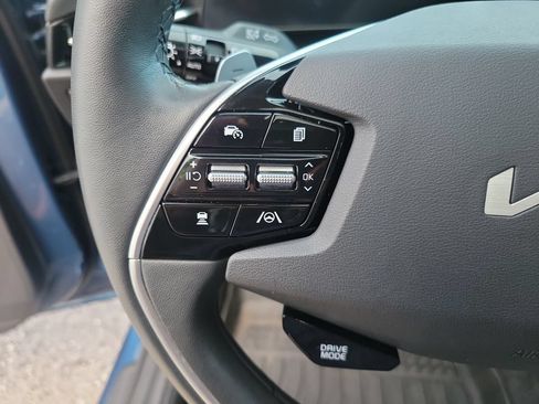 Used 2023 Kia Niro EX Touring FWD image 25