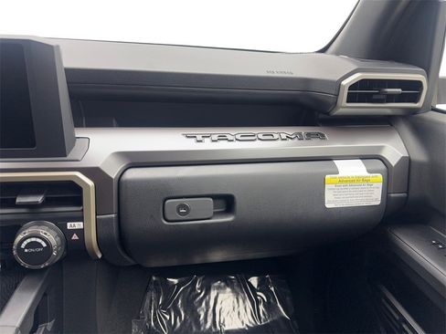 Used 2025 Toyota Tacoma SR5 image 59