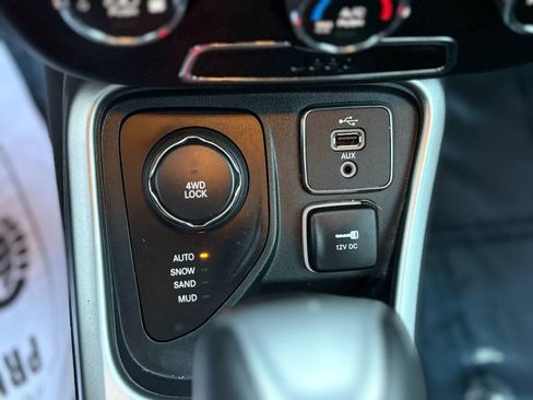 Used 2018 Jeep Compass Sport image 19