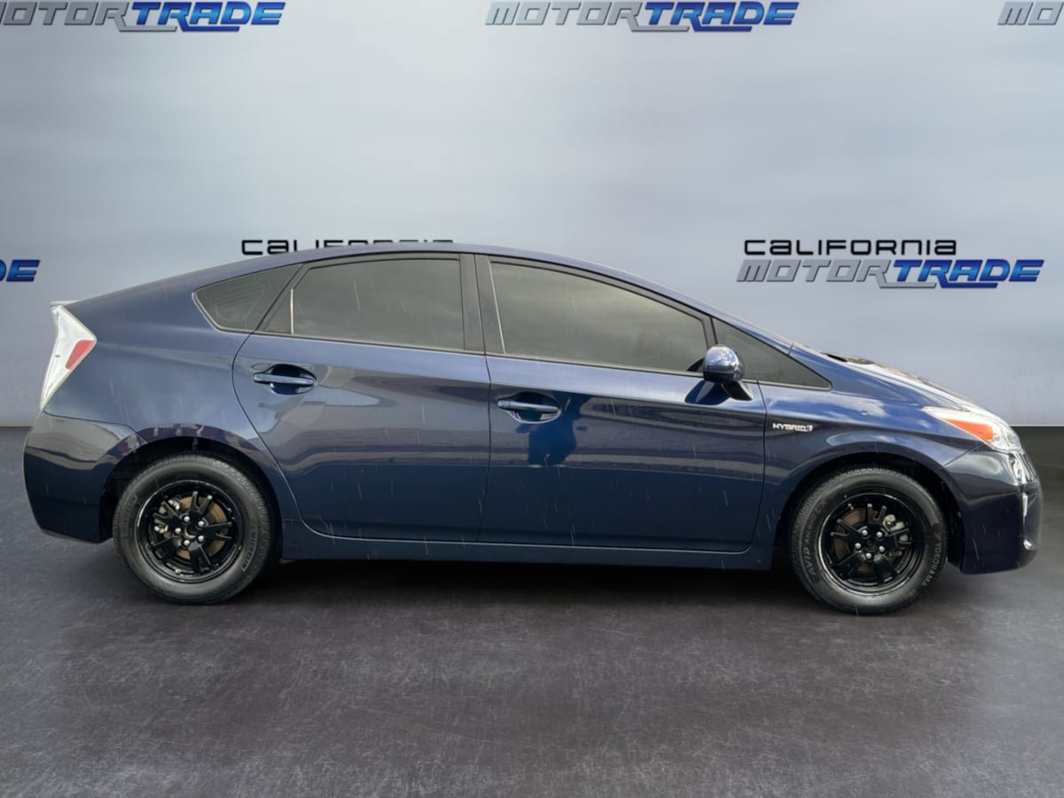 Used 2013 Toyota Prius Four FWD image 4
