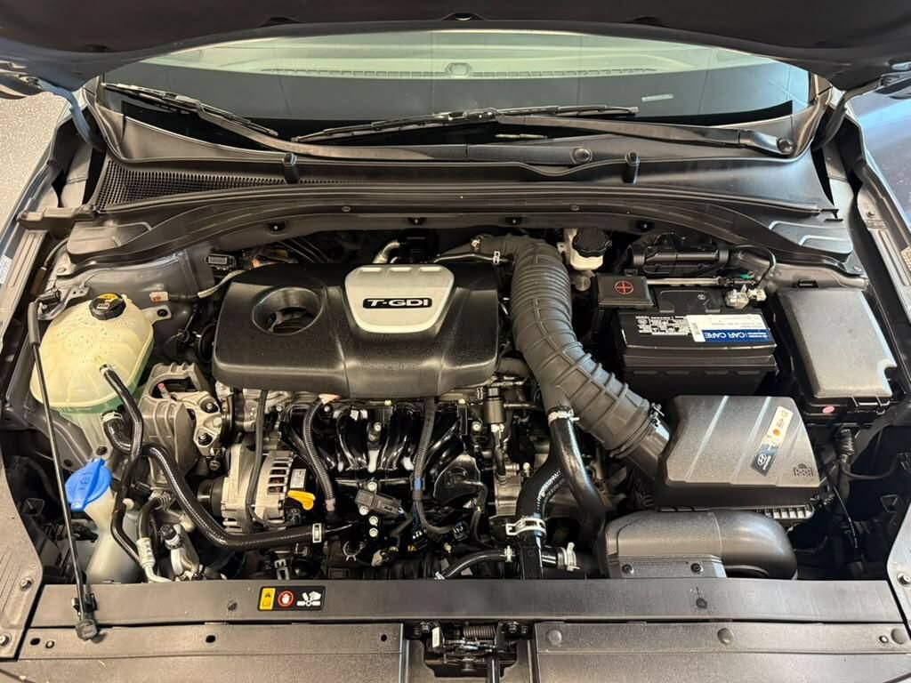 Used 2018 Hyundai Elantra GT Sport w/ Sport Tech Package 04 FWD image 11