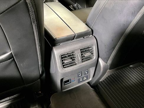 Used 2022 Nissan Rogue Platinum w/ Head-Up Display Package image 35