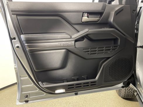 Certified 2025 Toyota Tacoma TRD Off-Road image 17