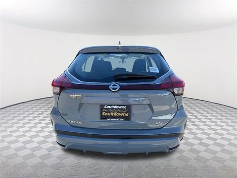 Used 2021 Nissan Kicks SV image 6