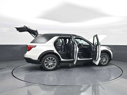New 2026 Ford Explorer Platinum image 68