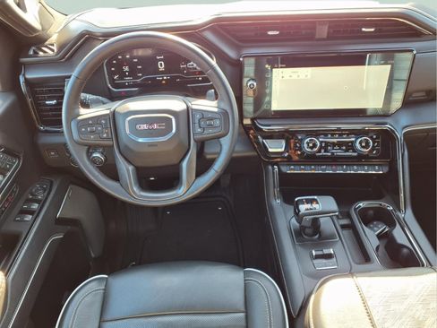 Used 2024 GMC Sierra 1500 AT4X image 4