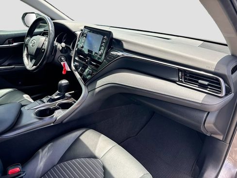Used 2022 Toyota Camry SE FWD image 27