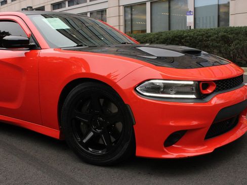 Used 2018 Dodge Charger R/T image 3