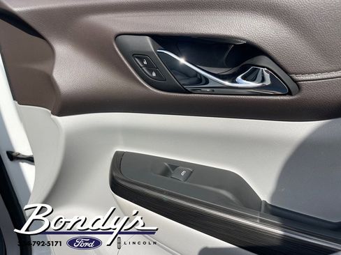 Used 2023 GMC Acadia SLT w/ Technology Package image 23