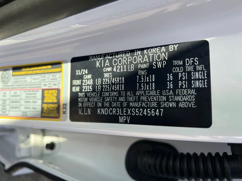 New 2025 Kia Niro EX Touring image 16