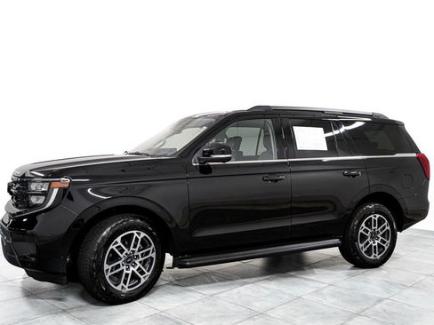 Used 2025 Ford Expedition Active AWD/4WD image 4