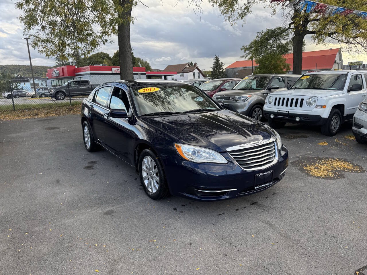 Used 2013 Chrysler 200 Touring FWD image 3