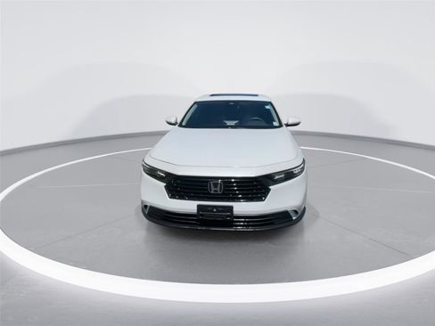 Used 2023 Honda Accord EX image 3