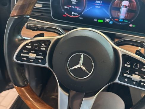 Used 2022 Mercedes-Benz GLS 450 4MATIC image 8